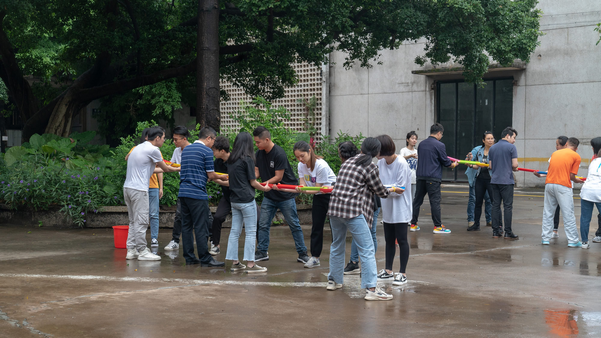 兒童樂園團隊滅火
